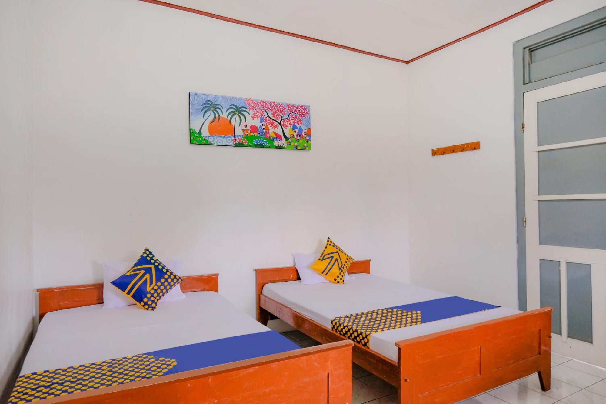 Oyo Life 2638 Hotel Raya Sarangan Exterior foto